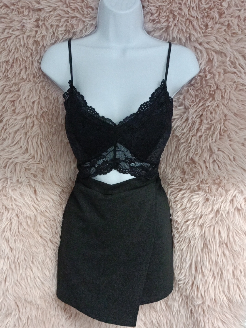 Black Lace Crop Cut Out Zipper Sleeveless Jumpsuit Romper – Medium